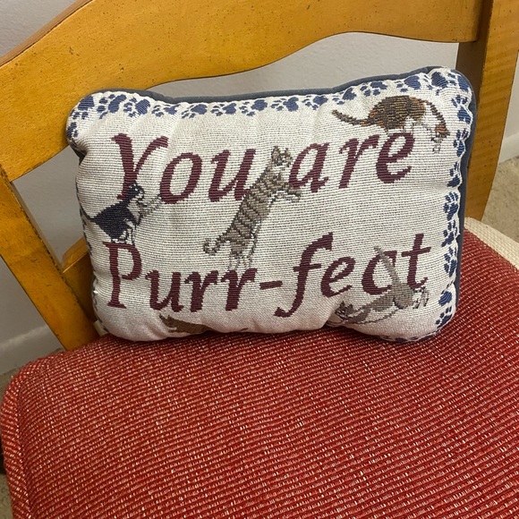 VTG You are Purr-fect Cute Cat Paws Woven
Tapestry Decorative Pillow - Picture 3 of 13